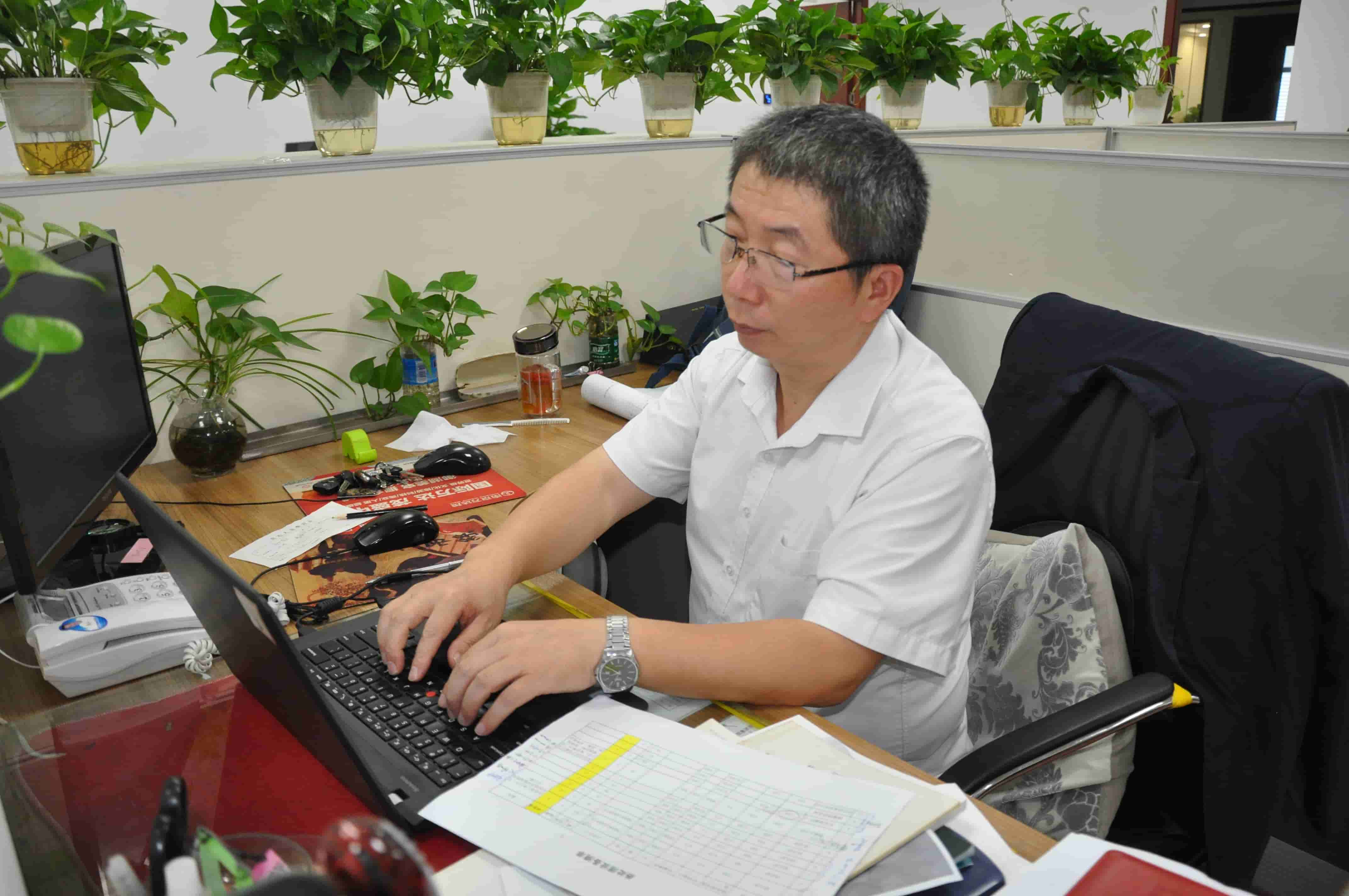 喜讯！长炉集团杜恒标荣获“全国劳动模范”称号